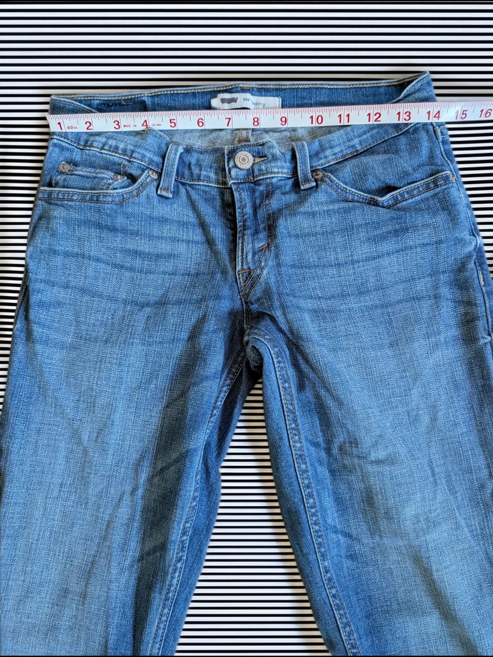 Levi's 524 Women's Skinny Jeans Blue Denim, Size 27x32, Zip Fly